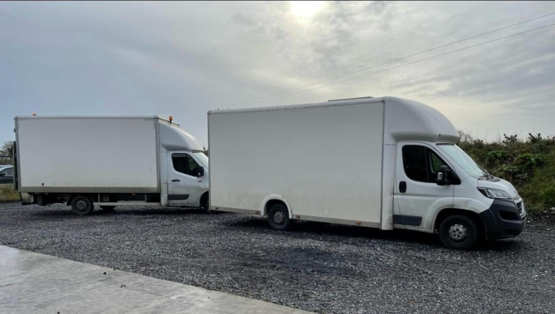 PRZEPROWADZKI - TRANSPORT - DUŻY VAN Z WINDĄ