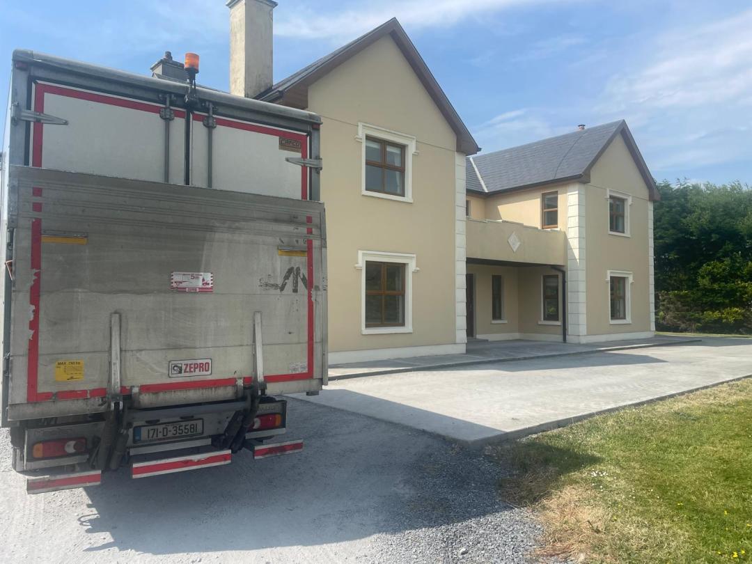 PRZEPROWADZKI - TRANSPORT - DUŻY VAN Z WINDĄ