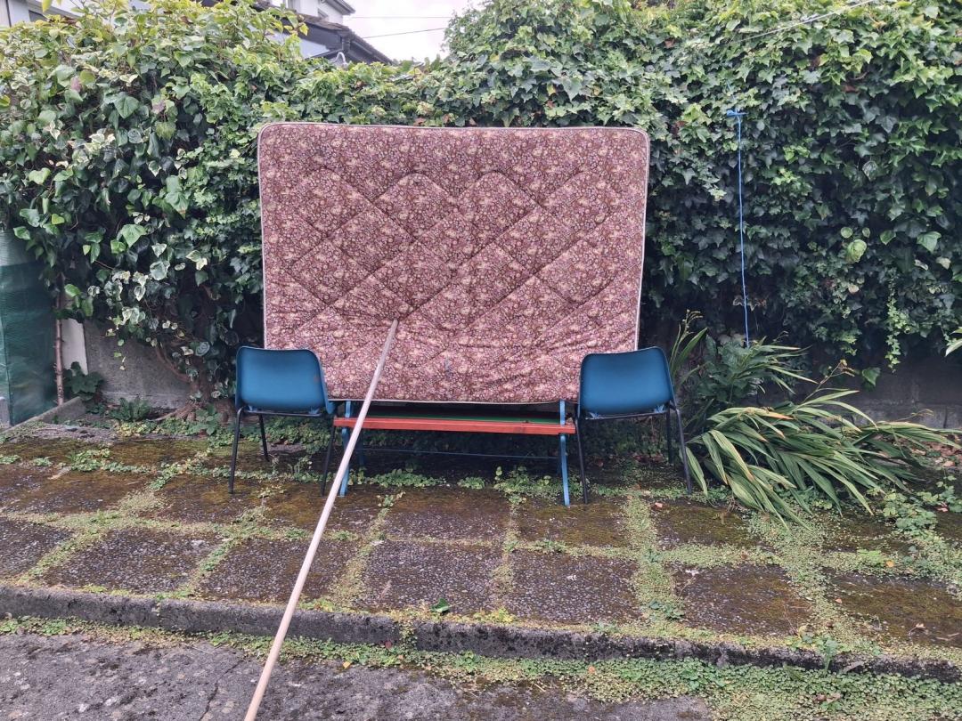 Materac sprężynowy mało używany szer.135cm x dł.190cm