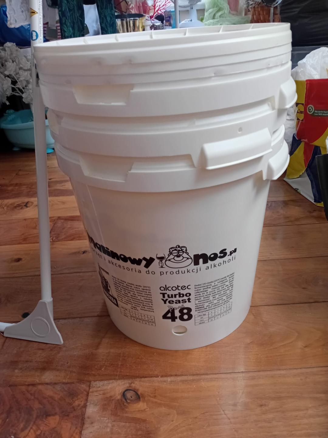 Sprzedam kompletny zestaw do fermentacji i destylacji. Killarney